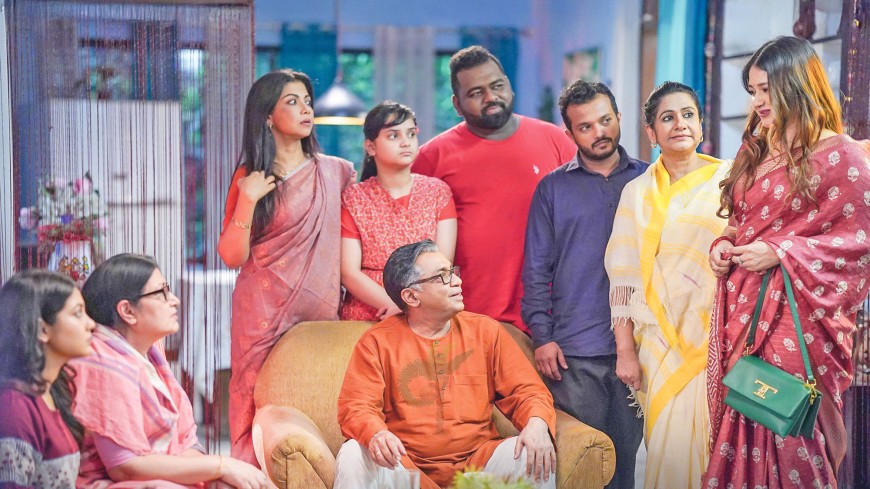 ফিরে দেখা বেড়েছে পারিবারিক গল্পের জনপ্রিয়তা