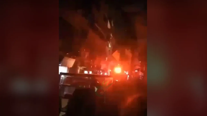 নাজিরাবাজার জুতার কারখানায় আগুন