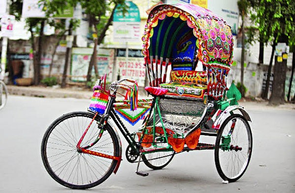 খুলনায় চালকের মাথায় আঘাত করে রিকশা ছিনতাই