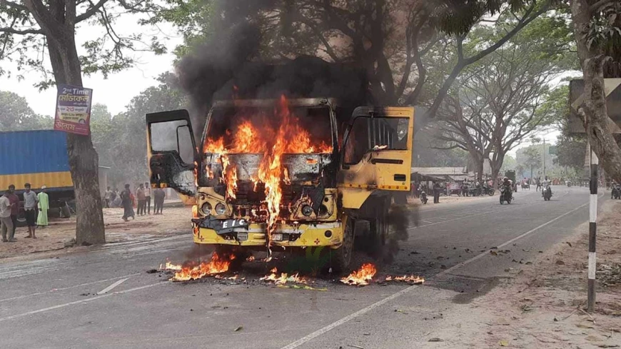 রাজশাহীতে সড়ক দুর্ঘটনায় বাবা-ছেলে নিহত, ট্রাকে আগুন