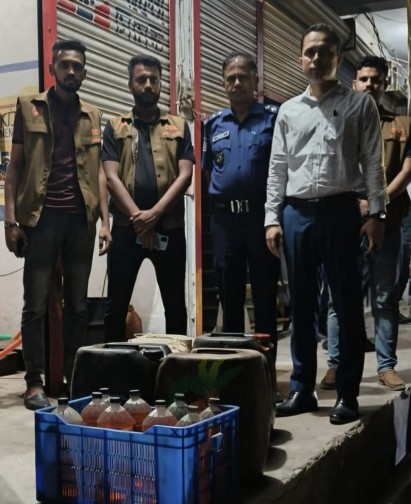 যশোর শার্শায় ভ্রাম্যমাণ আদালতের অভিযান: ৫০ হাজার টাকা জরিমানা, জ্বালানি তেল জব্দ