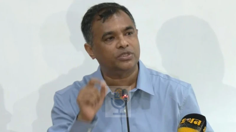 আগামী দুই মাসেও তেলের সংকট হবে না, সাড়ে ৫ লাখ লিটার অবৈধ জ্বালানি তেল উদ্ধার:  জ্বালানি বিভাগ