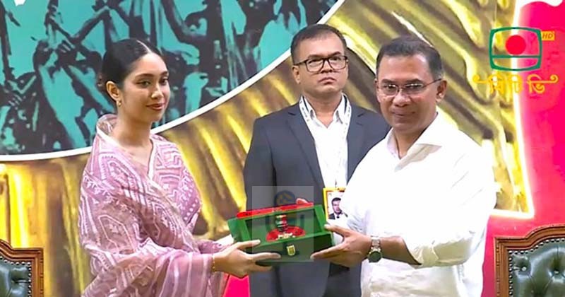 ১৫ ব্যক্তি ও ৫ প্রতিষ্ঠানকে স্বাধীনতা পুরস্কার তুলে দিলেন প্রধানমন্ত্রী