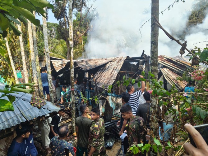 জুরাছড়ি উপজেলায় বসতভিটায় অগ্নিকাণ্ড