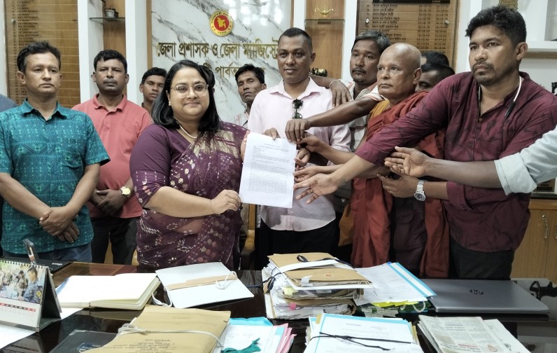 ২০২৬-২০২৭ অর্থ বছরের বাজেটে বড়ুয়া জনগোষ্ঠীর জন্য বরাদ্ধ রাখার দাবিতে মানববন্ধন
